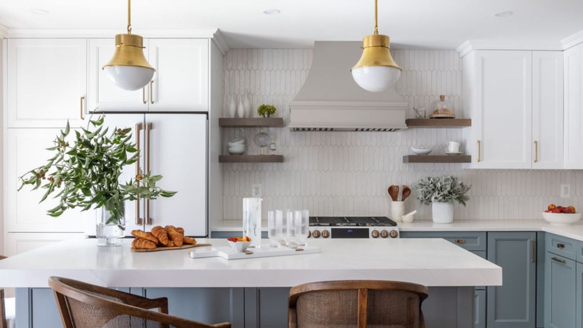 Interior Designers Share Tips to Make a Small, Cold Kitchen Feel Cozy