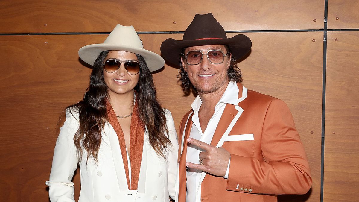 Camila McConaughey Embraces Black Kitchen Cabinets