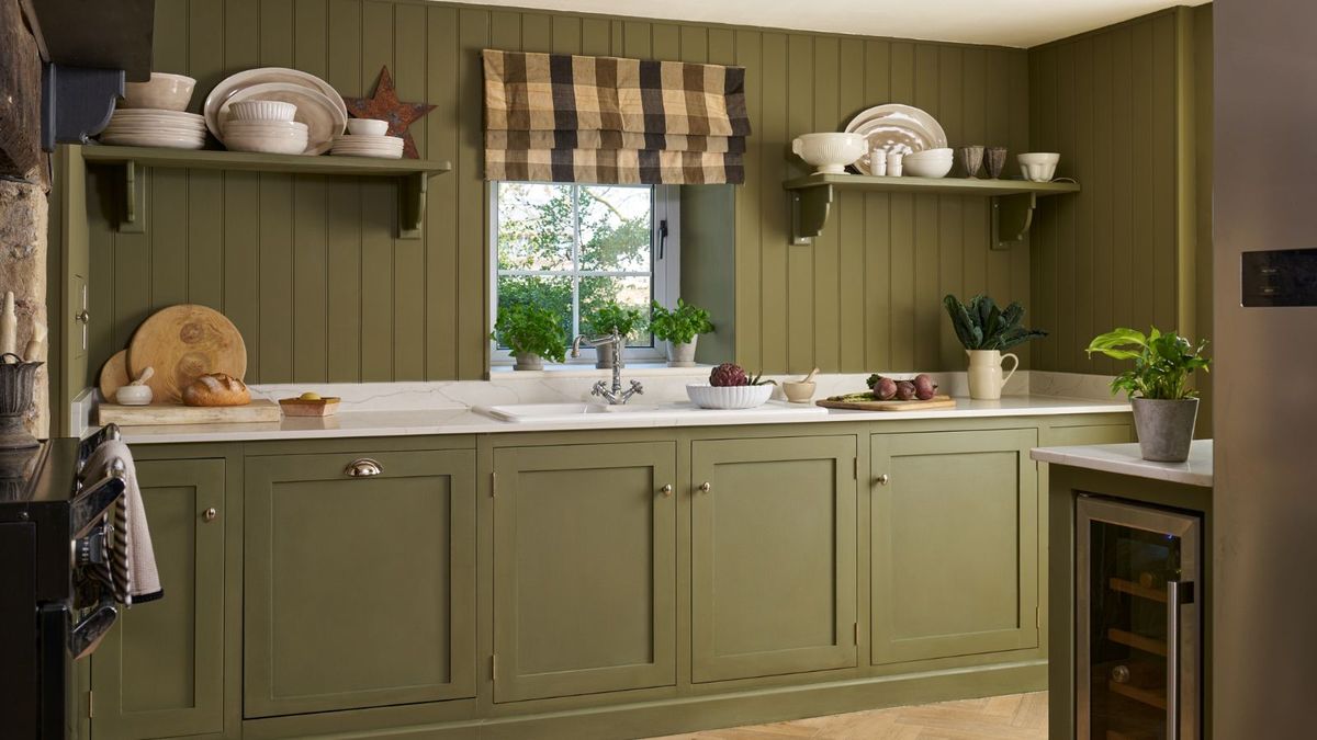 Best Cabinet Colors to Maximize Small Kitchens