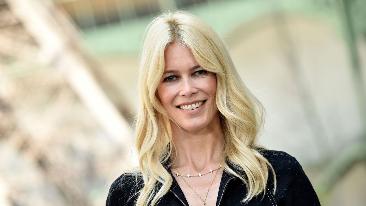 Claudia Schiffer's Minimalist Living Room Furniture