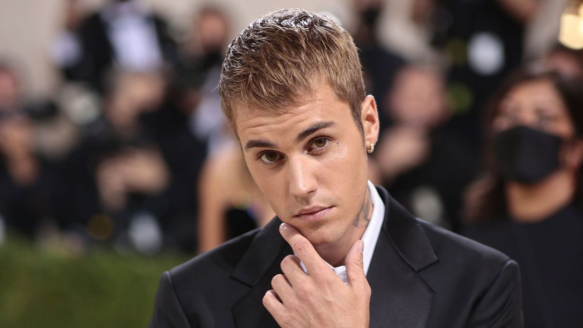Justin Bieber's 70s-Inspired Living Room