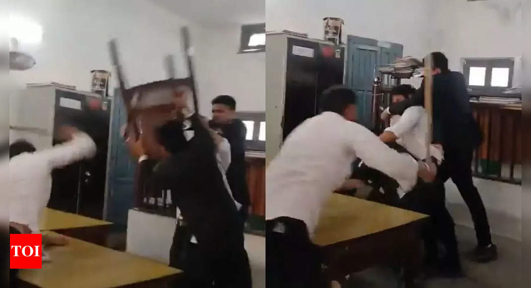 Lawyers Clash in Kanpur Courtroom