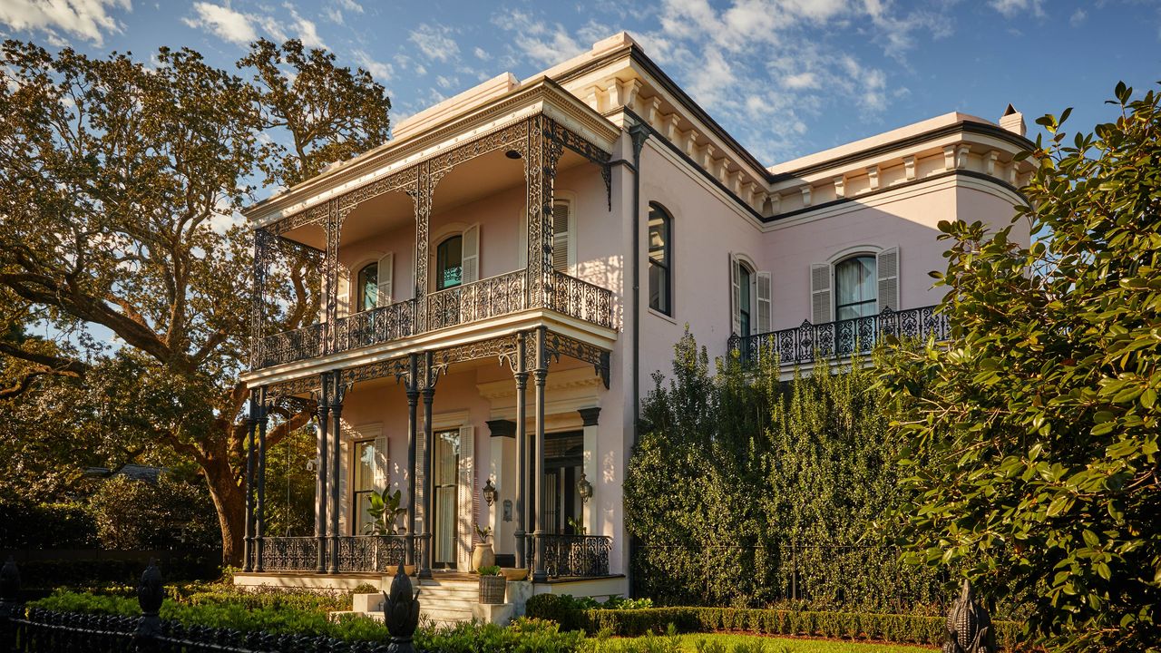 New Orleans Mansion Marries Italianate Style with Parisian Glamour