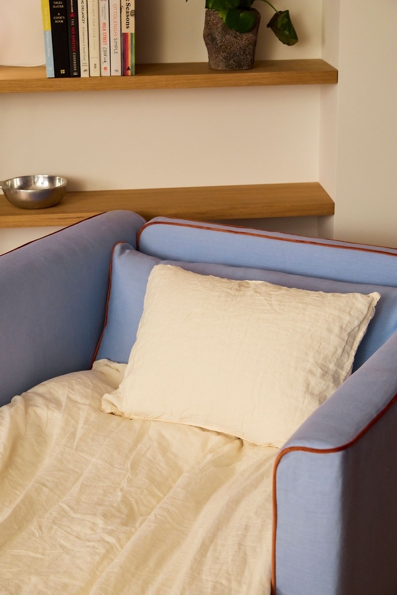 Sleep-Inclusive Seating Designs : eclipse capsule