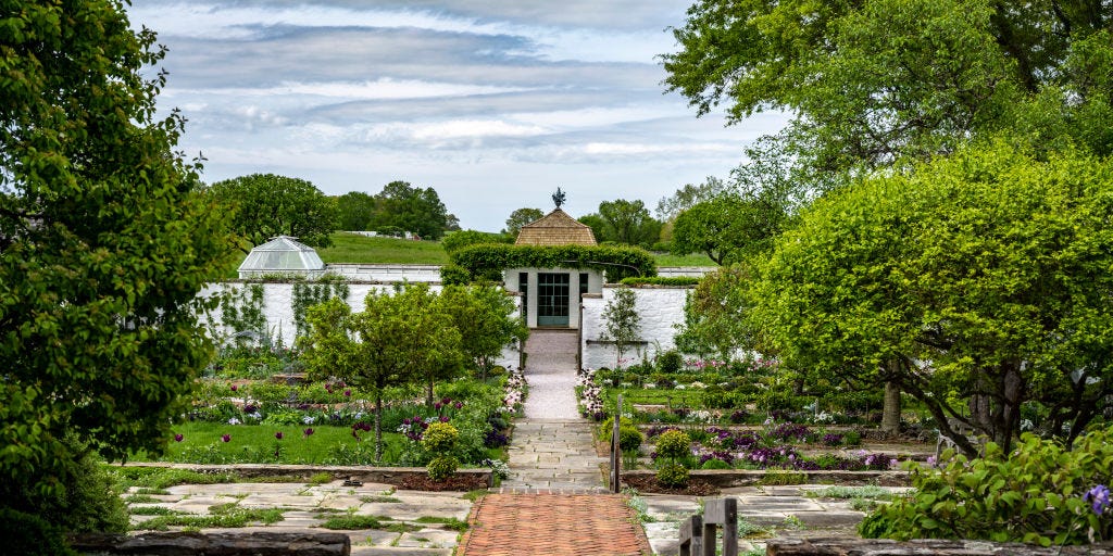 15 Cottage Gardens to Inspire Your Summer Fantasies