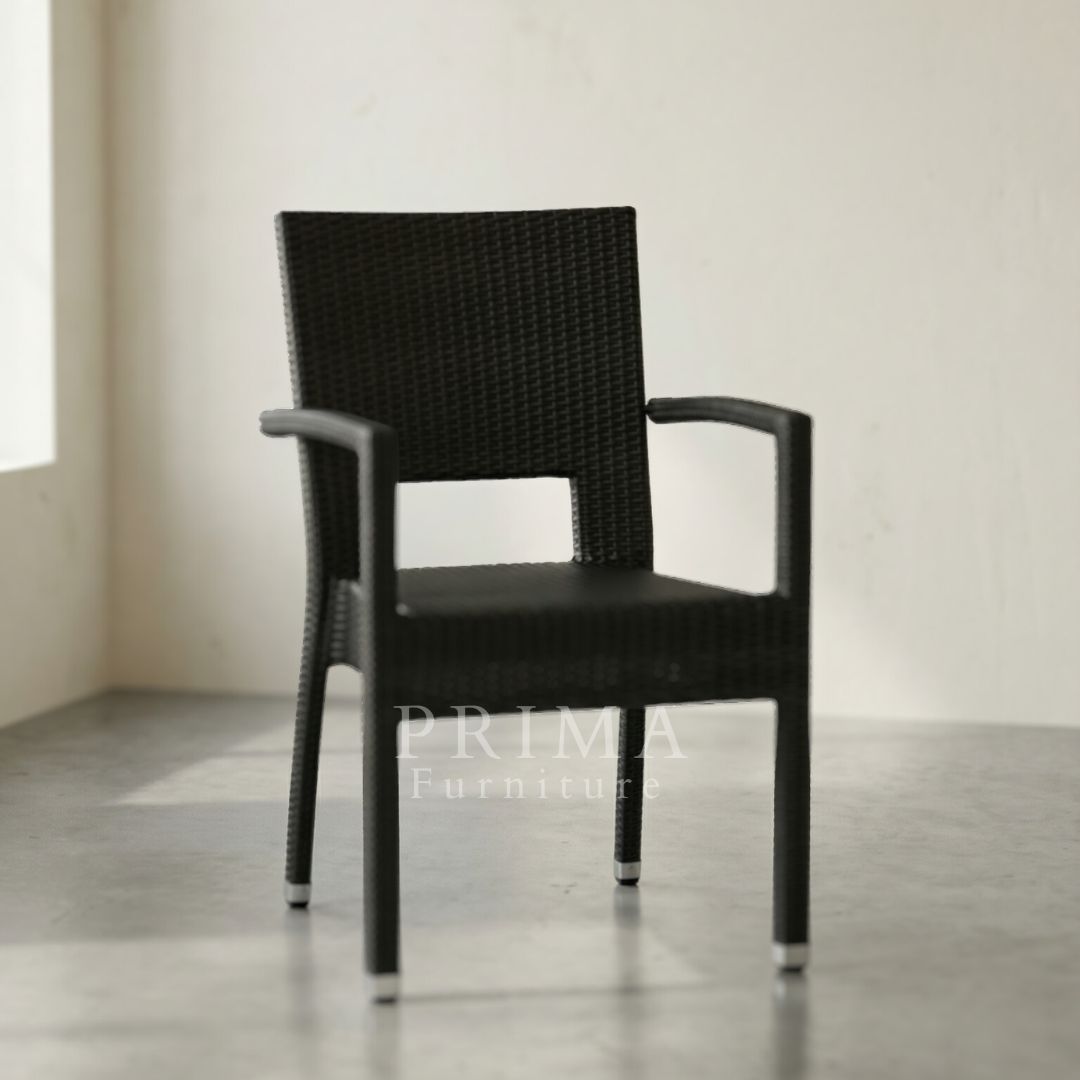 Benjamin minimalist dining chair